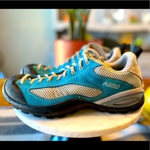 Women’s ASOLO athletic Shoes Size 8 🌎